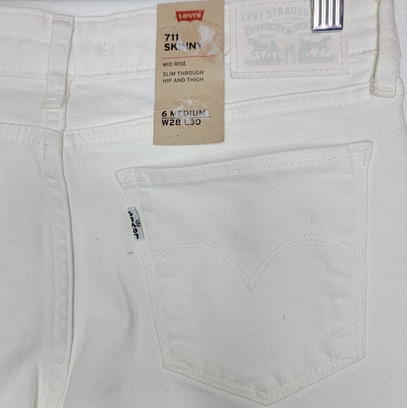 Levi's 711 Skinny Women's Jeans Denim White Sz Waist 28 Length 30 Mid Rise Slim - Picture 8 of 12